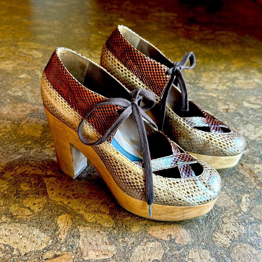 VGUC Marni brown-scale snakeskin platform wooden heels, IT 39/US 8.